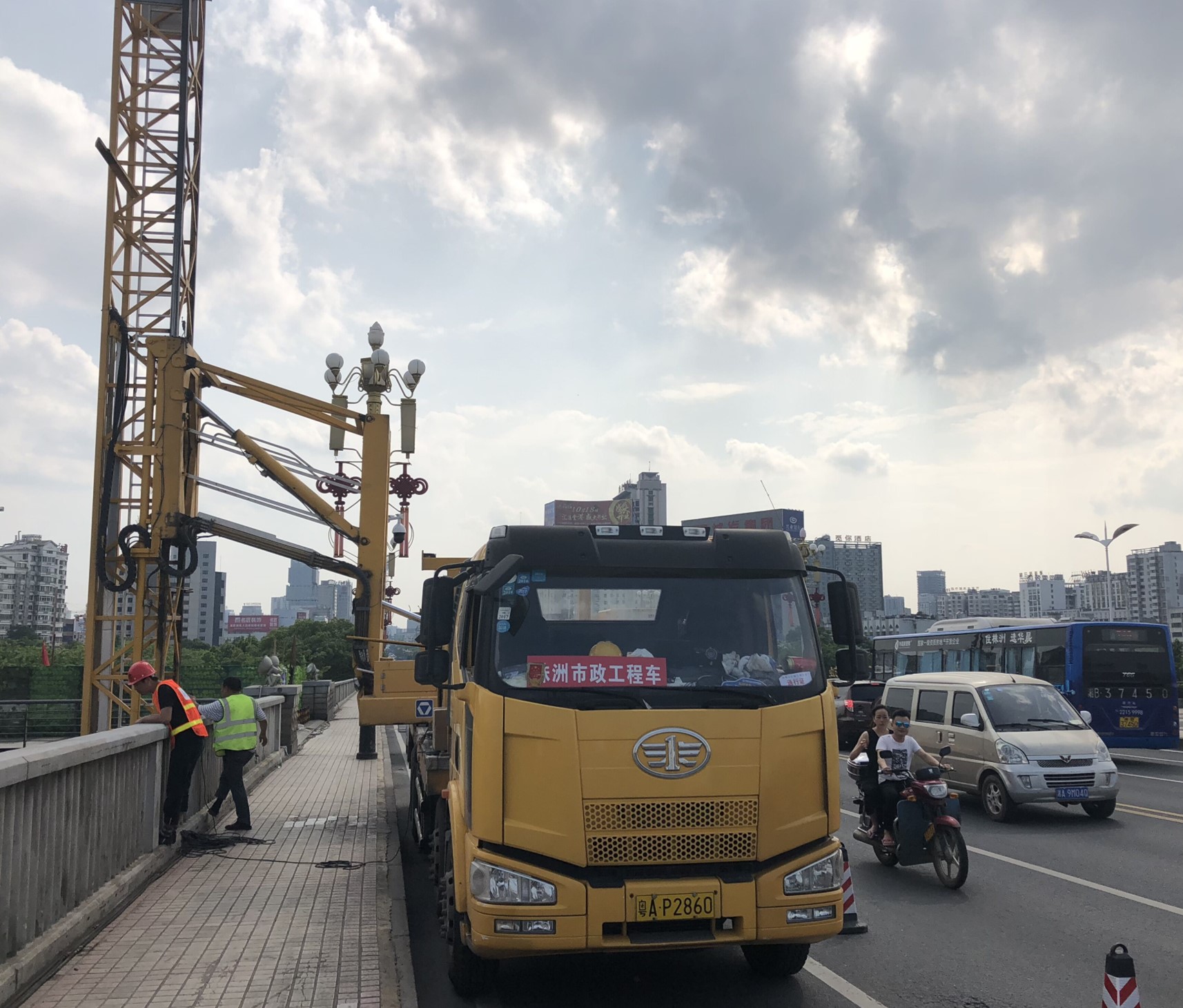 ��z܇���U����